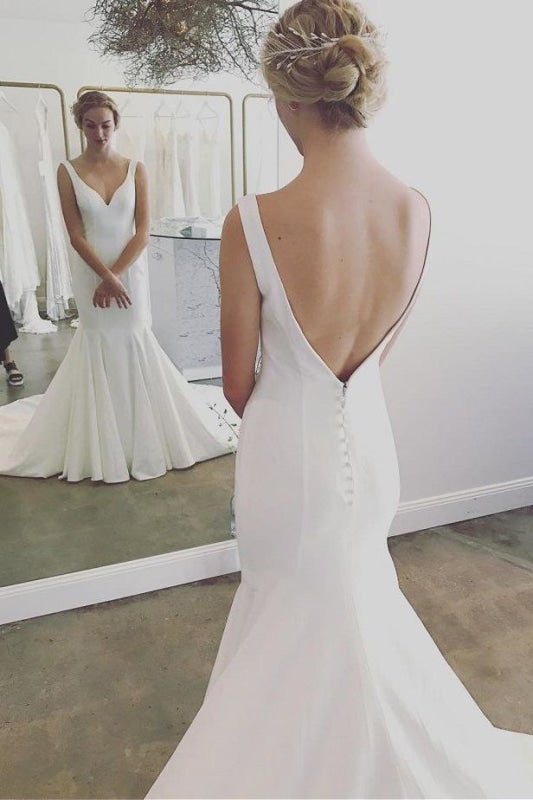 Einfache V-Ausschnitt Hübsche Meerjungfrau Long Beach Rückenfreies Elegantes Brautkleid 