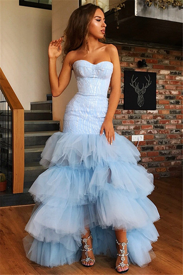Himmelblaues, trägerloses Meerjungfrau-Ballkleid aus Tüll mit hohem Ausschnitt