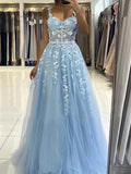 Vestidos de graduación de tul con encaje floral, espalda descubierta y tirantes finos en azul cielo