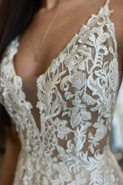Ärmelloses A-Linien-Brautkleid mit bodenlangen Spaghettiträgern