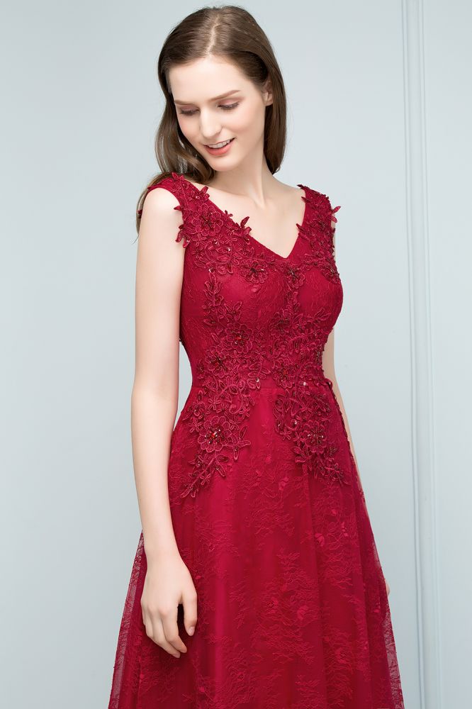 Ärmelloses A-Linien-Ballkleid mit Spitzenapplikationen und V-Ausschnitt und Kristallen