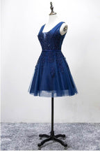 Ärmelloses, kurzes Homecoming-Kleid aus Tüll mit Schnürung und Spitzenapplikationen PG098
