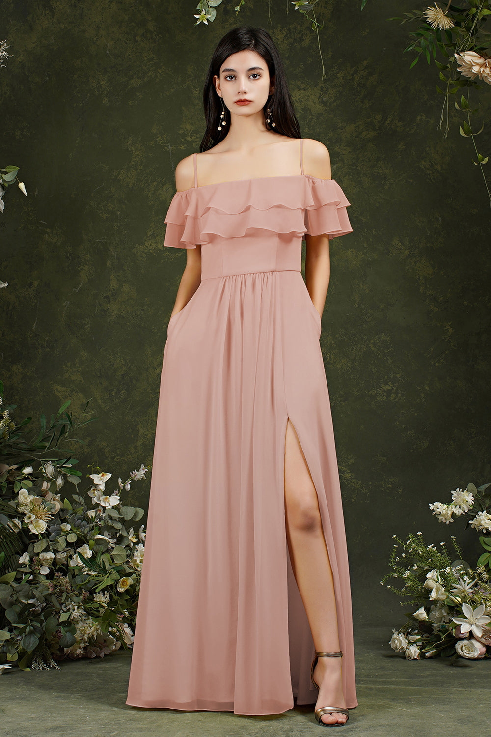 Vestido de fiesta de tul con tirantes finos, hombros descubiertos y abertura frontal