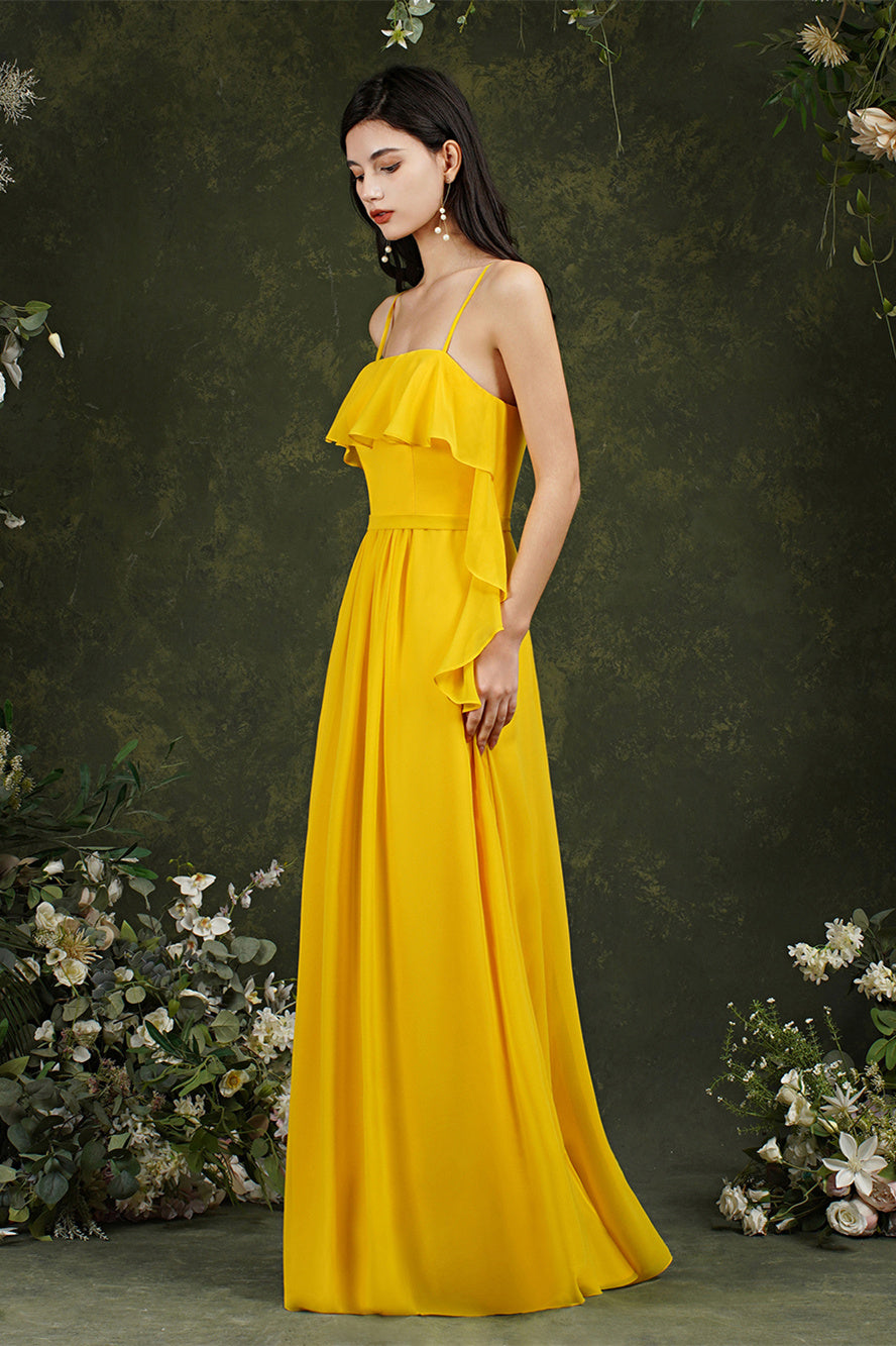 Vestido de fiesta largo de tul con tirantes finos y abertura frontal