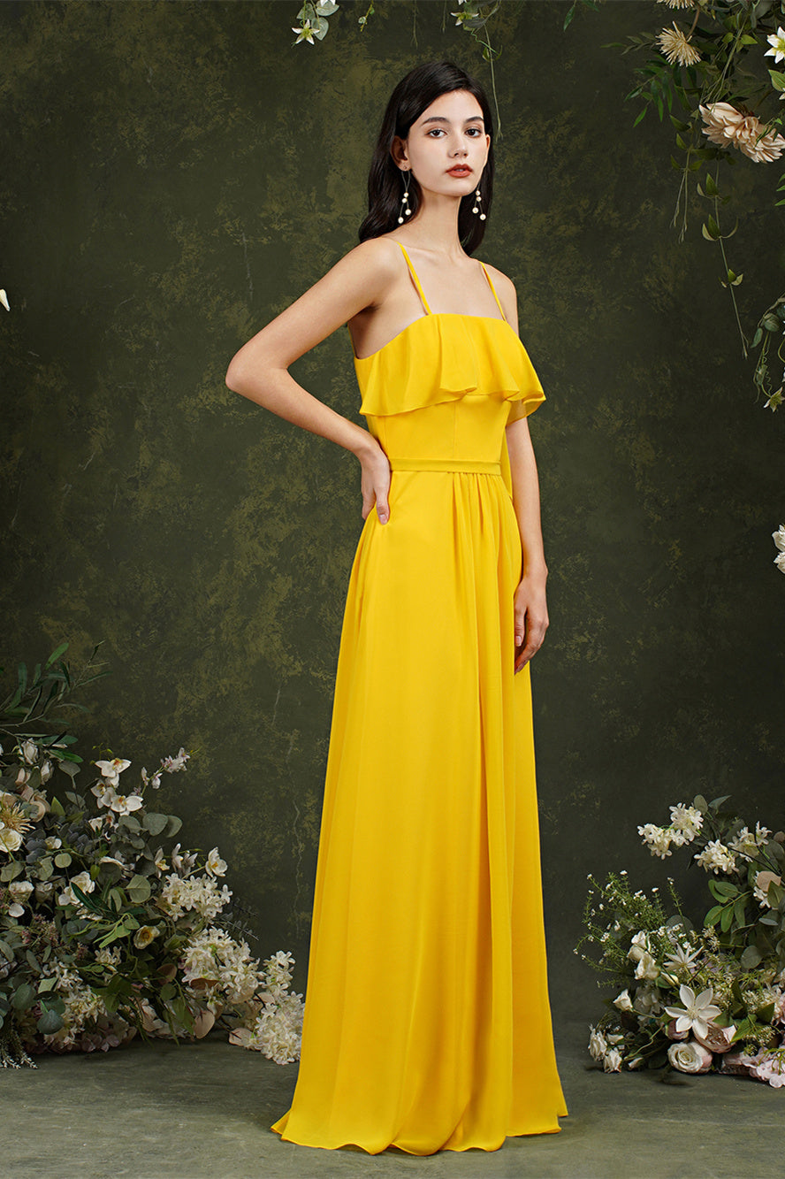 Vestido de fiesta largo de tul con tirantes finos y abertura frontal