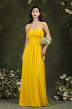 Vestido de fiesta largo de tul con tirantes finos y abertura frontal