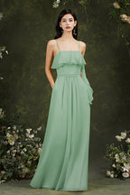 Vestido de fiesta largo de tul con tirantes finos y abertura frontal