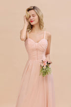 Vestido de dama de honor de corte A con tirantes finos y escote corazón de gasa con vuelo