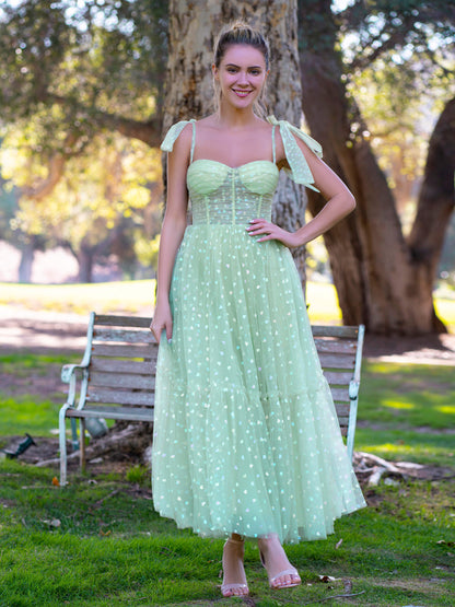 Ballkleid mit Korsett, Schleifenträgern, Tüll, Glitzerherzen und Knöchellänge