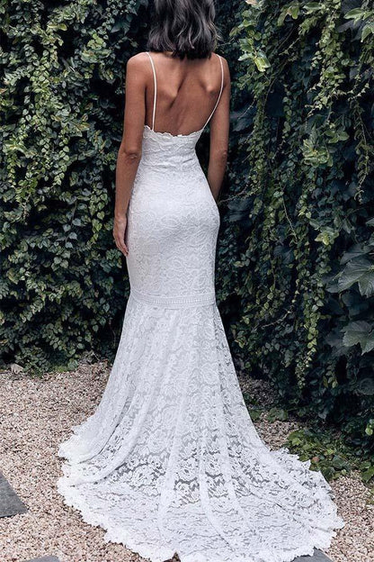 Vestido de novia color marfil con tirantes finos, corte sirena y encaje WD061