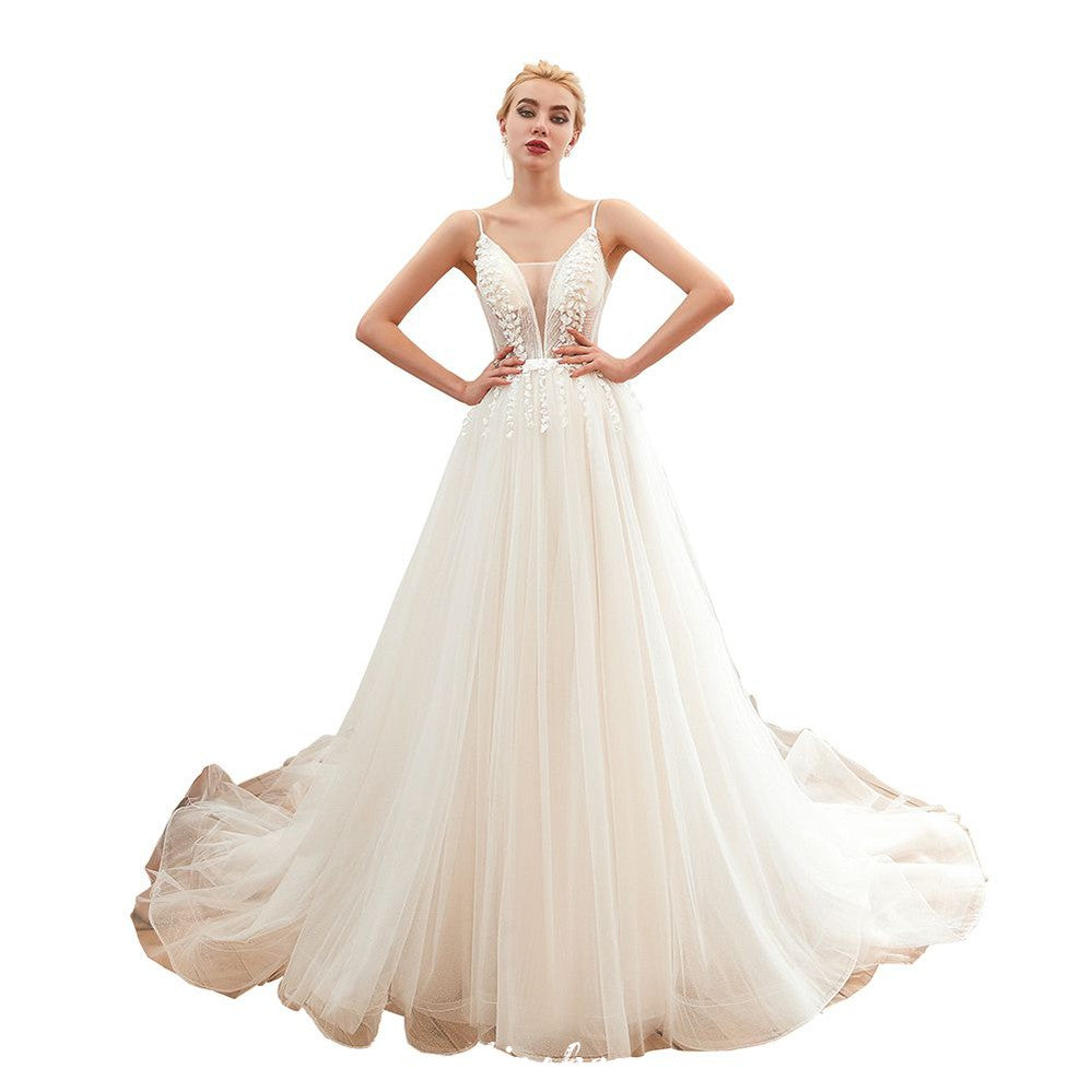 Spaghettiträger Tiefer V-Ausschnitt Brautkleid Tiefer Rücken Champagner Brautkleid