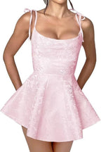 Glamouröses Spaghettiträger-Mini-Partykleid aus Satin mit Jacquard-Ärmel