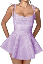 Glamouröses Spaghettiträger-Mini-Partykleid aus Satin mit Jacquard-Ärmel