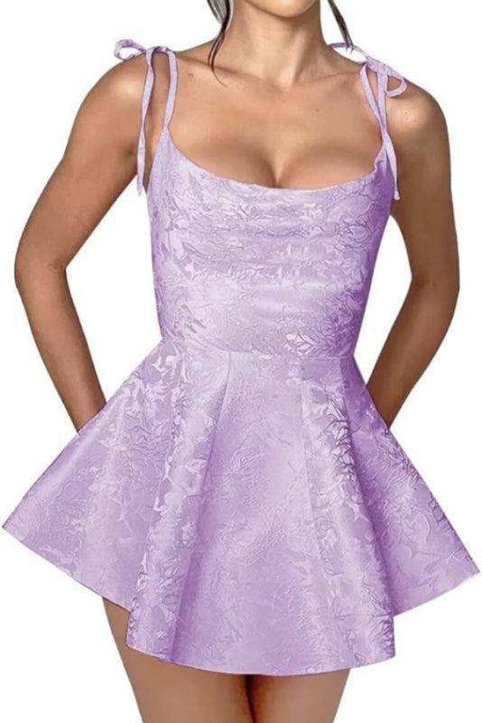 Glamouröses Spaghettiträger-Mini-Partykleid aus Satin mit Jacquard-Ärmel