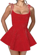 Glamouröses Spaghettiträger-Mini-Partykleid aus Satin mit Jacquard-Ärmel