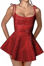 Glamouröses Spaghettiträger-Mini-Partykleid aus Satin mit Jacquard-Ärmel