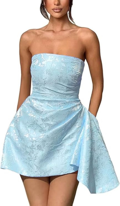 Hermoso minivestido de fiesta de satén fruncido, sin tirantes, con estampado floral de jacquard y bolsillo.