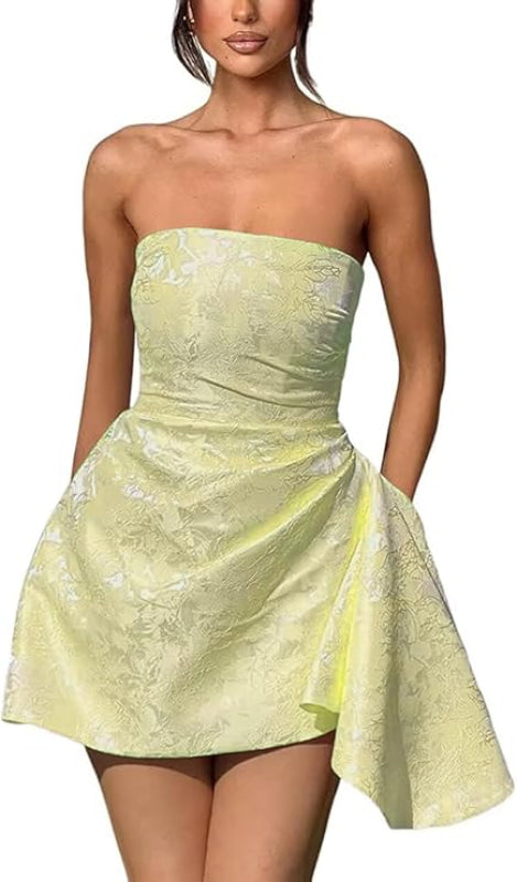 Hermoso minivestido de fiesta de satén fruncido, sin tirantes, con estampado floral de jacquard y bolsillo.