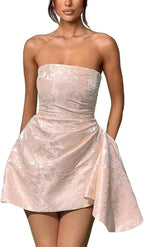 Hermoso minivestido de fiesta de satén fruncido, sin tirantes, con estampado floral de jacquard y bolsillo.