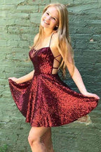 Glitzerndes Burgunderrotes Homecoming-Kleid, rückenfreies A-Linien-Mini-Partykleid, PD383