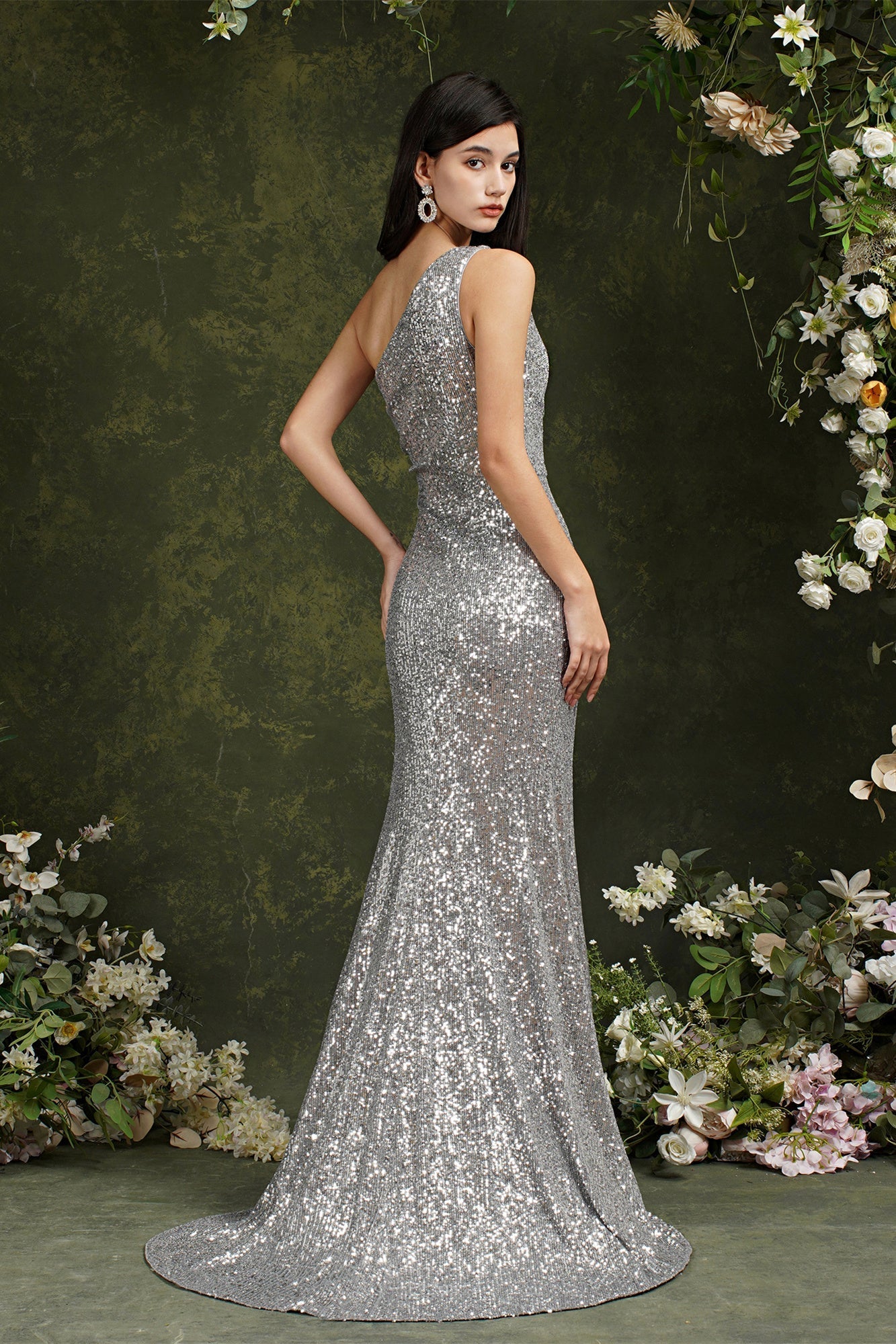 Vestido de dama de honor/graduación de sirena con lentejuelas brillantes de un solo hombro y abertura lateral hasta el suelo