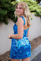 Luz | Glitzerndes, silbernes, spiegelglattes, kurzes Homecoming-Kleid mit U-Ausschnitt