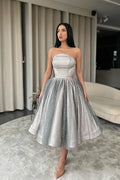 Glitzerndes, ärmelloses A-Linien-Ballkleid mit Pailletten