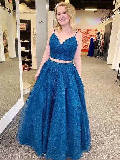 Vestidos de fiesta formales de tul con apliques de encaje y escote en V de dos piezas brillantes
