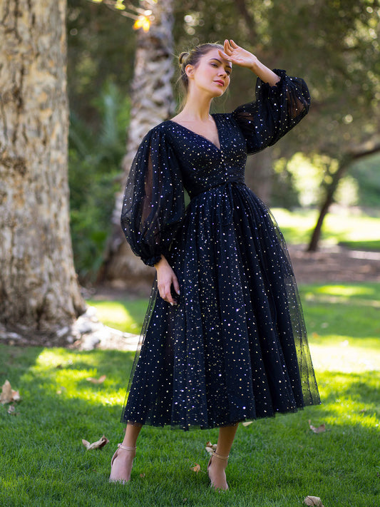 Kleid mit V-Ausschnitt und Sternennacht-Motiv