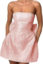 Minivestido elegante de satén fruncido sin mangas con estampado floral de jacquard y lazo para la fiesta de bienvenida