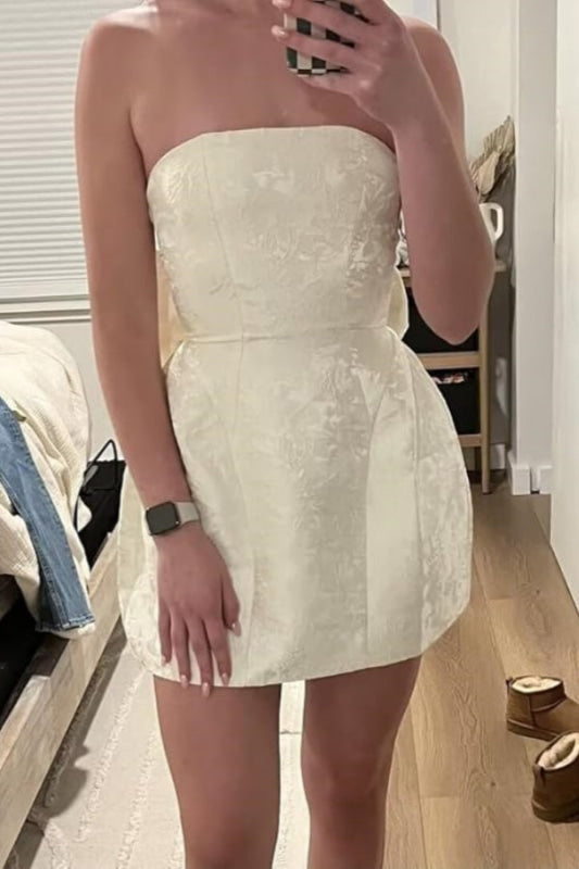 Minivestido elegante de satén fruncido sin mangas con estampado floral de jacquard y lazo para la fiesta de bienvenida