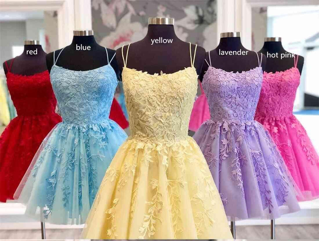 Vestido de fiesta corto azul con tirantes y apliques de encaje PD424