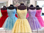 Vestido de fiesta corto azul con tirantes y apliques de encaje PD424