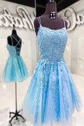 Vestido de fiesta corto azul con tirantes y apliques de encaje PD424
