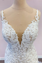 Impresionante vestido de novia largo de corte A con escote en forma de corazón de tul y apliques de encaje