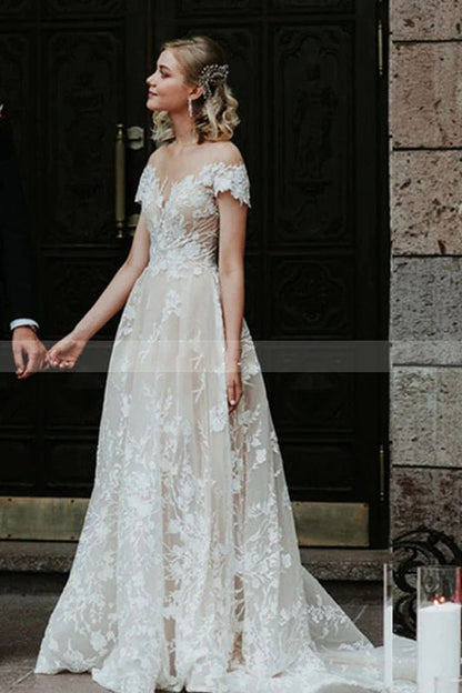 Atemberaubendes schulterfreies Brautkleid mit Blumenspitze im Prinzessinnen-Stil