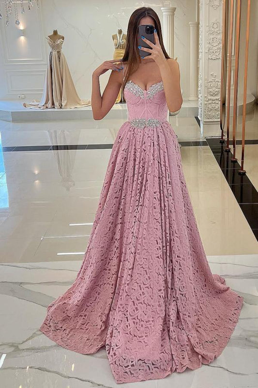Atemberaubendes Rosa Langes A-Linie Herzausschnitt Perlenbesetztes Spitzen-Ballkleid