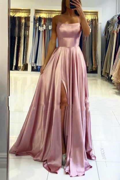 Atemberaubendes Satin-Abendkleid mit Spaghettiträgern und Seitenschlitz