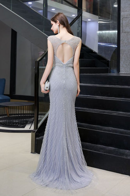 Stilvolles, tiefes, ärmelloses, mit Perlen verziertes, silbernes, schmales Meerjungfrau-Partykleid