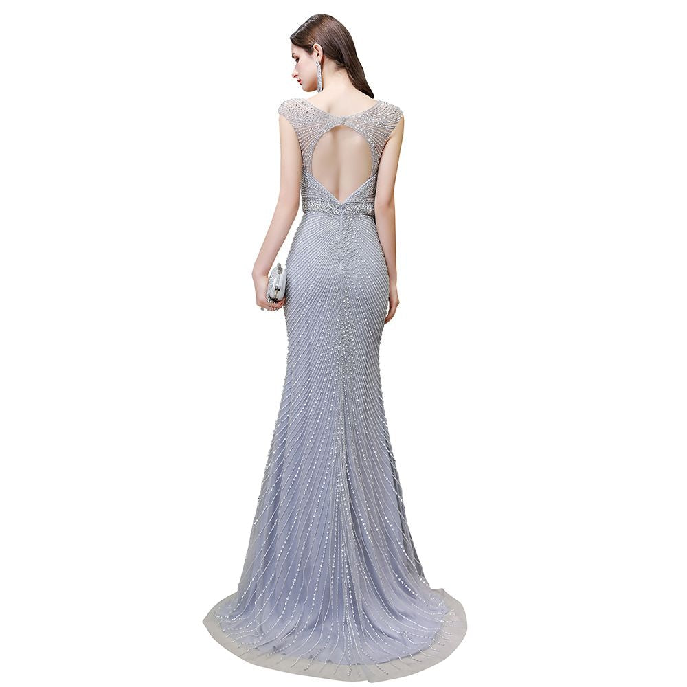Stilvolles, tiefes, ärmelloses, mit Perlen verziertes, silbernes, schmales Meerjungfrau-Partykleid