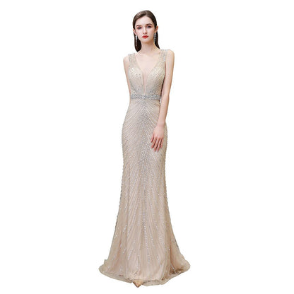 Stilvolles, tiefes, ärmelloses, mit Perlen verziertes, silbernes, schmales Meerjungfrau-Partykleid