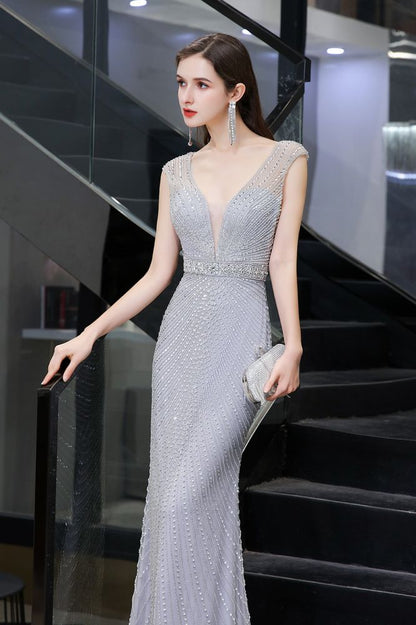 Stilvolles, tiefes, ärmelloses, mit Perlen verziertes, silbernes, schmales Meerjungfrau-Partykleid