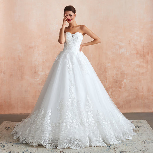 Stilvolles langes, trägerloses A-Linien-Brautkleid aus Tüll mit Applikationen