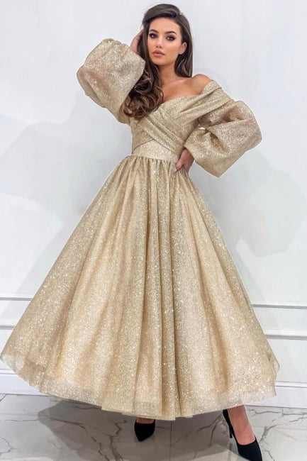 Stilvolles, langes, schulterfreies, langärmliges Ballkleid in Champagner-A-Linie mit Glitzer