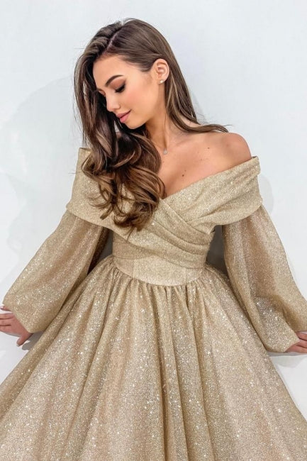 Stilvolles, langes, schulterfreies, langärmliges Ballkleid in Champagner-A-Linie mit Glitzer