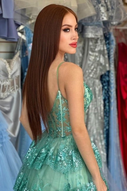 Stilvolles langes grünes A-Linien-Ballkleid mit Spaghettiträgern und Pailletten