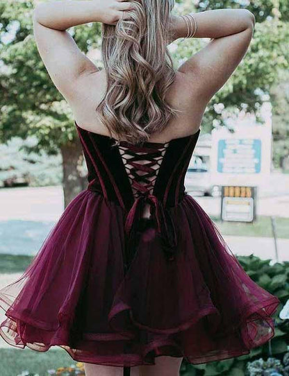 Stilvolles kurzes A-Linien-Ballkleid aus Tüll mit Herzausschnitt und Schnürung