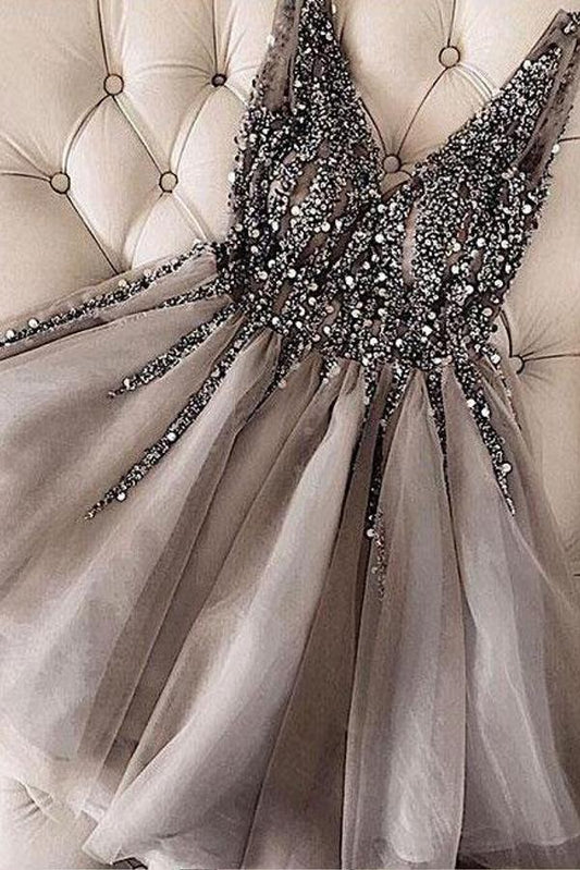 Stilvolles ärmelloses, kurzes Homecoming-Kleid mit Pailletten und Perlen, silbernes Tüll-Cocktailkleid 