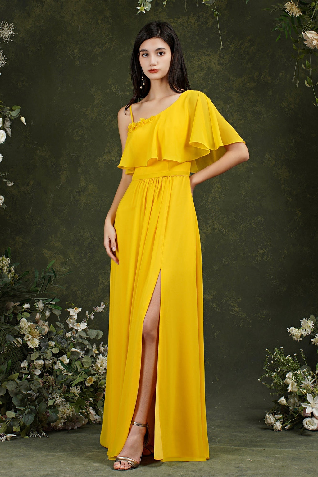 Elegante vestido de fiesta Aline de tul con un solo hombro y abertura frontal