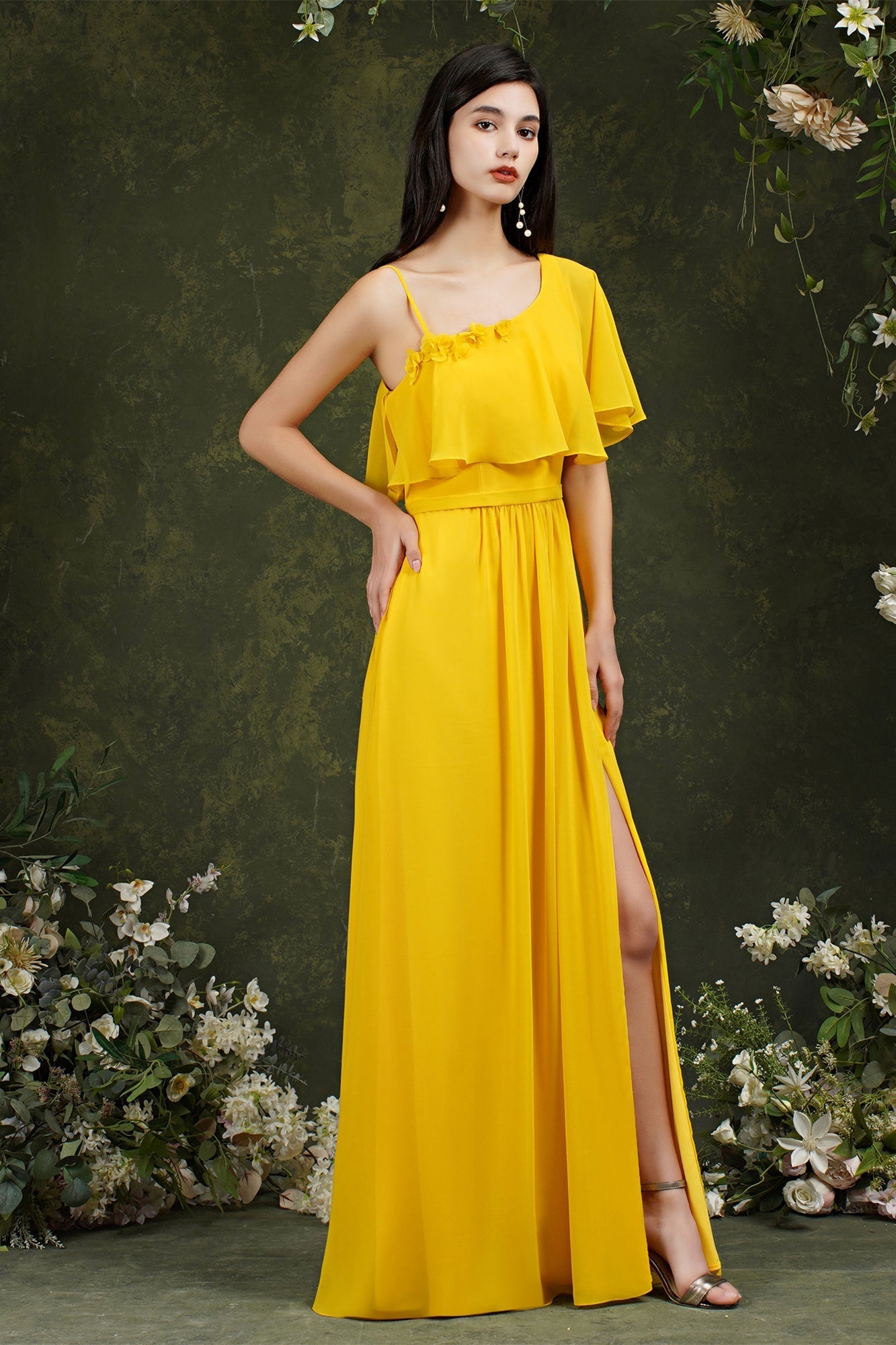 Elegante vestido de fiesta Aline de tul con un solo hombro y abertura frontal